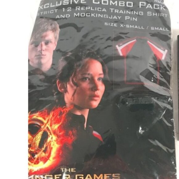The Hunger Games Shirt Collectors Item Gift Bundle - Picture 1 of 7